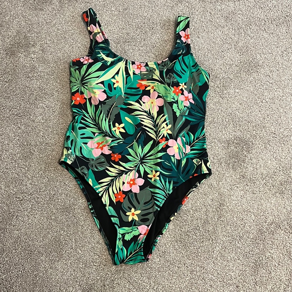 🌴PINK Victoria’s Secret One Piece Swimsuit 🌴